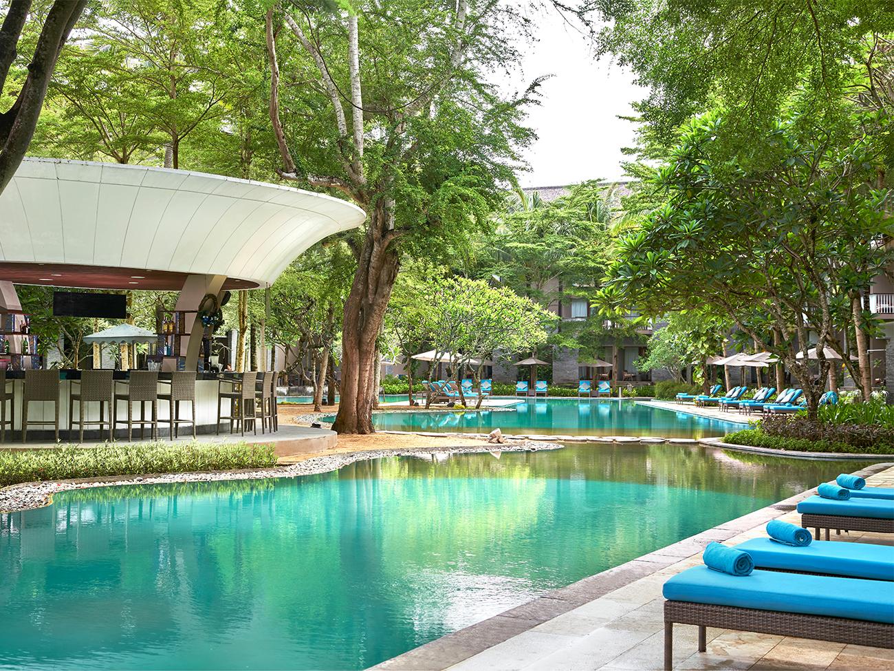 Pool Bar